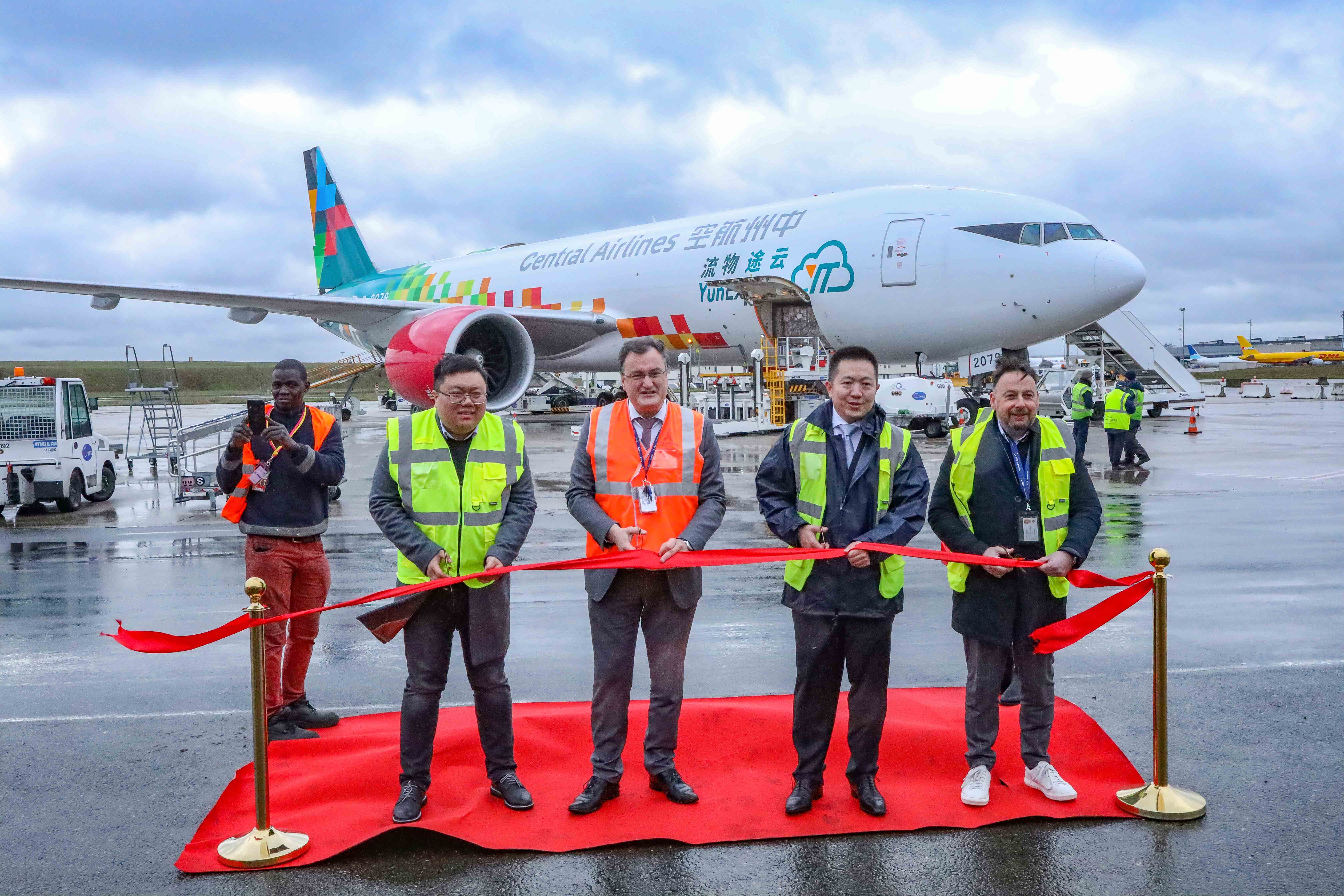 Zongteng Group welcomes its Boeing 777F freighter to Paris Charles de Gaulle International Airport, marking a milestone for its European connectivity